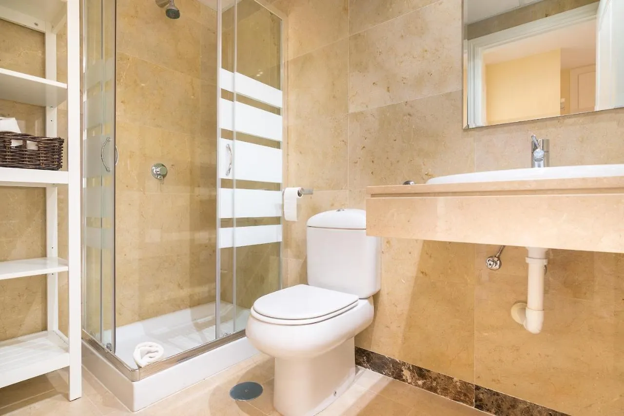 2114-Apt With Nice Terrace With Pool View 마닐바 0*,