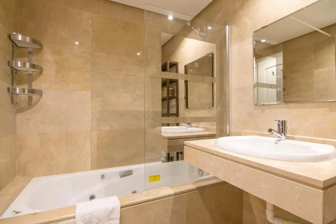 아파트 2114-Apt With Nice Terrace With Pool View 마닐바 스페인